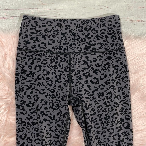Athleta Elation Ultra High Rise Tights Gray Cheetah Leggings - Picture 10 of 11